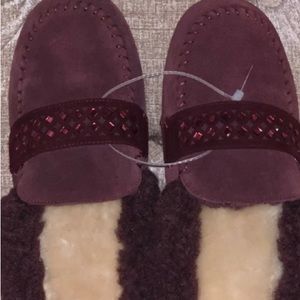 BEARPAW TILLEY SLIPPERS - NEW NEVER WORN